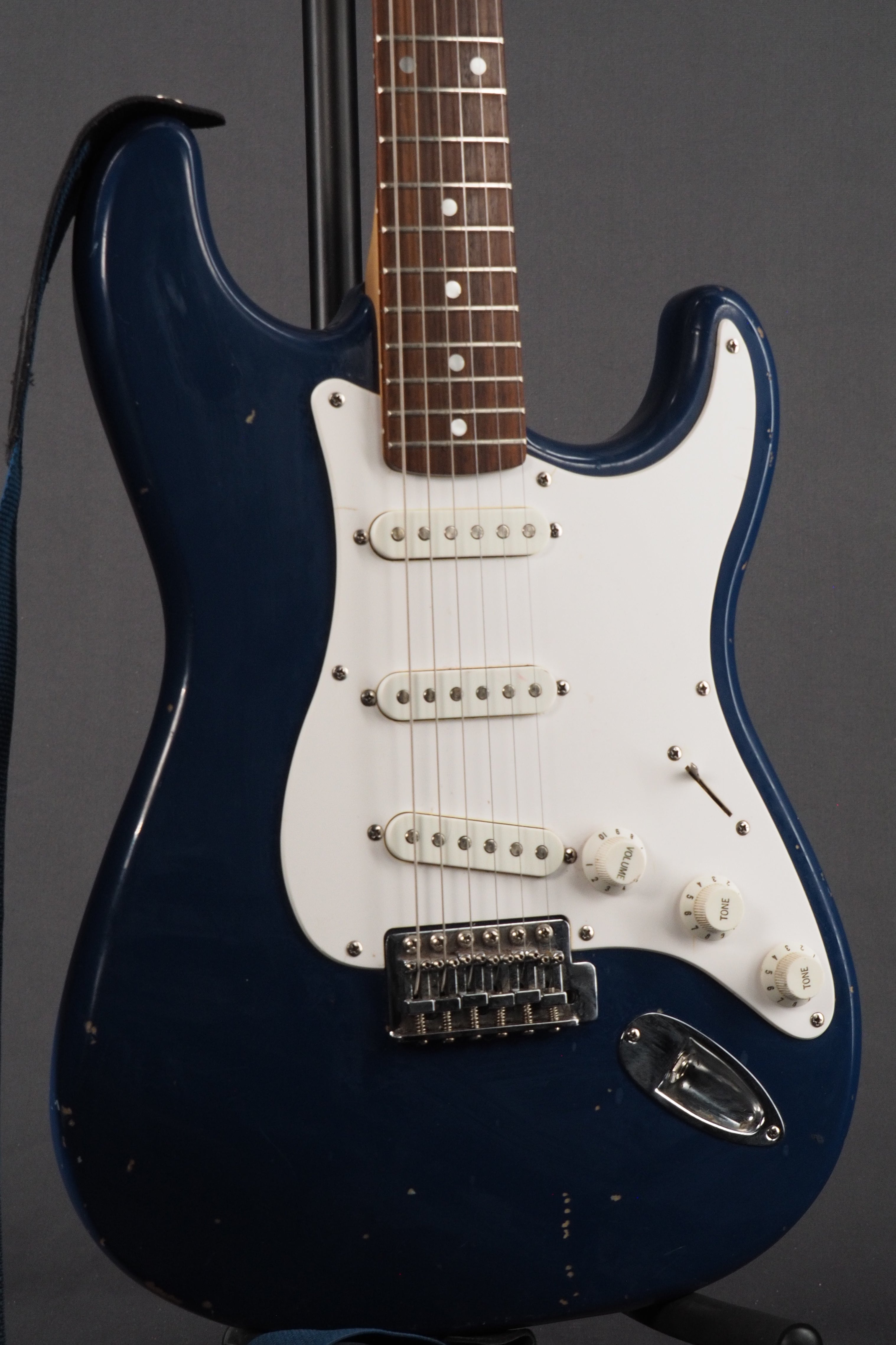 Squier Affinity Stratocaster - Navy Blue - In-Store Pickup Only