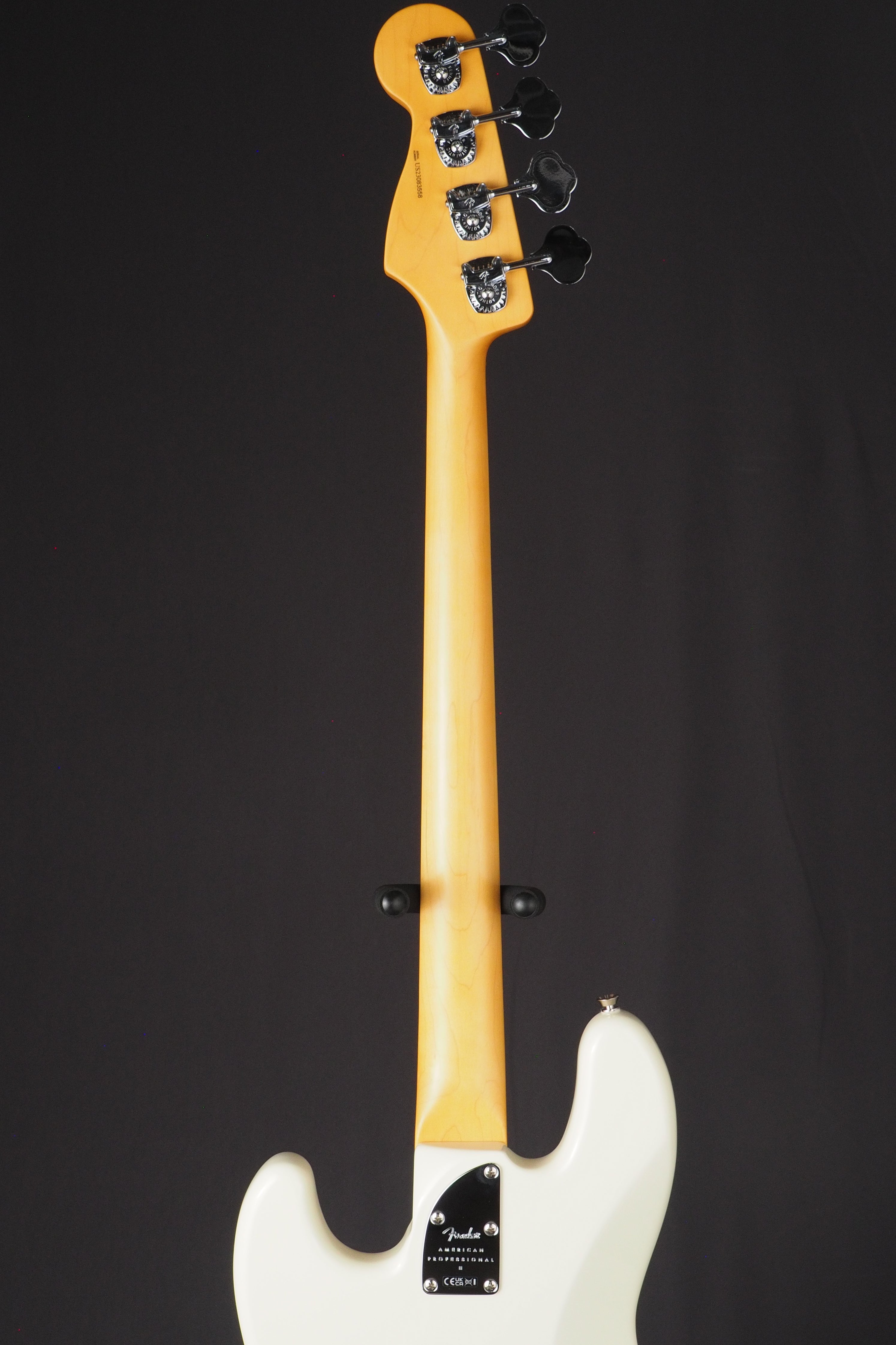 American Profesional II Jazz Bass - White