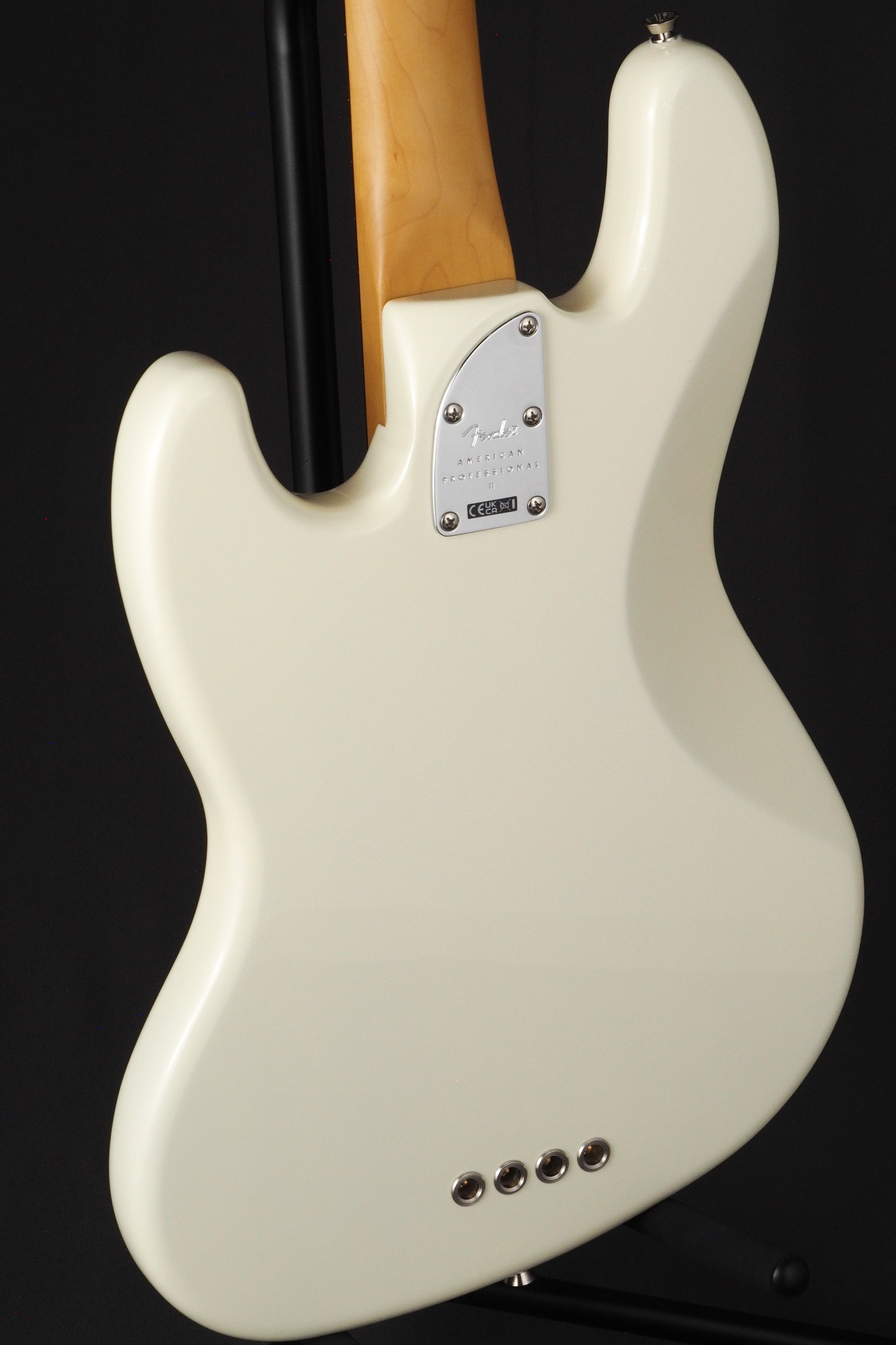 American Profesional II Jazz Bass - White