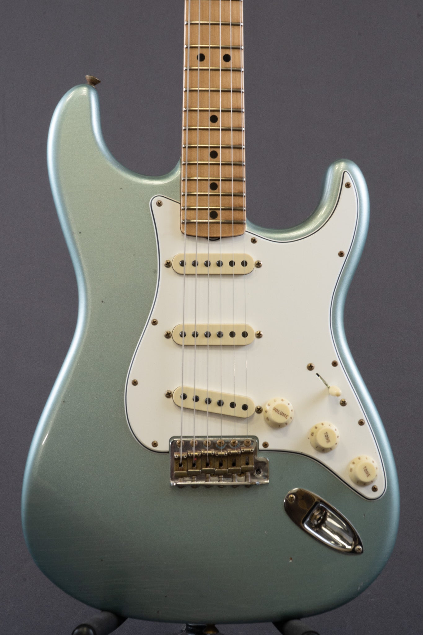 Limited '69 Stratocaster Journeyman Relic - Fire Mist Silver