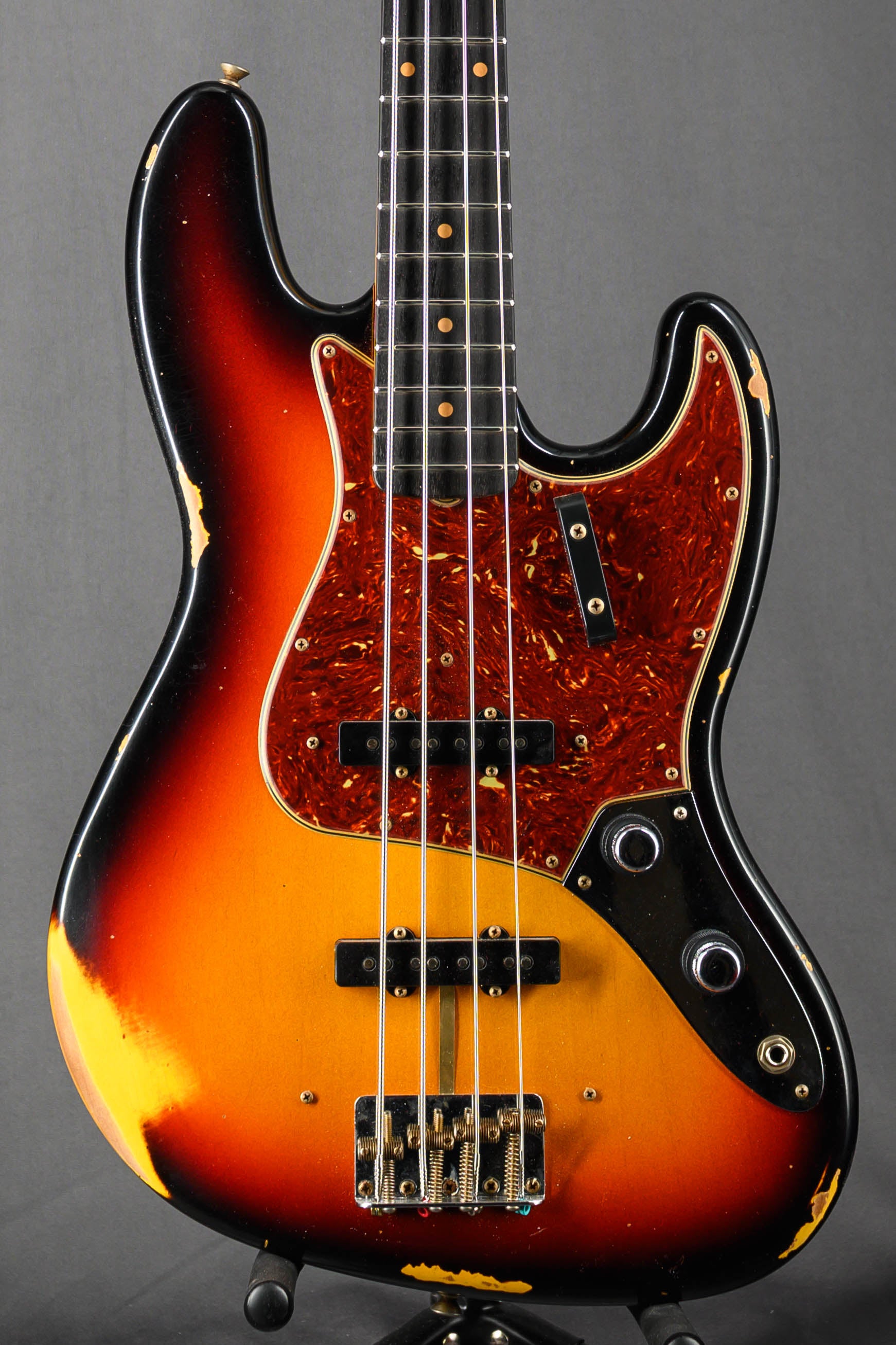 '62 Jazz Bass Relic - 3 Color Sunburst