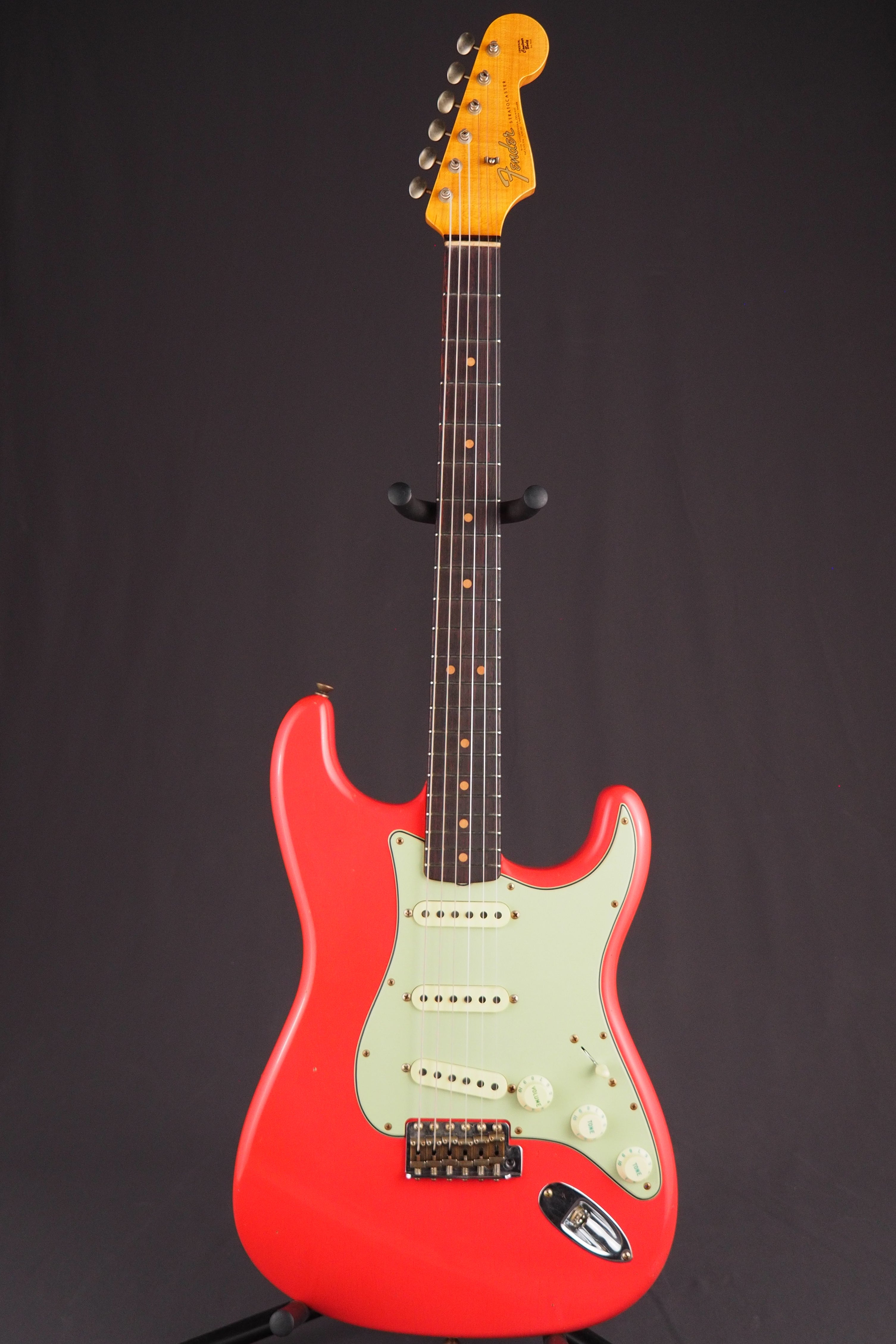 ギター FiestaRed Relic LaquerFinishStratocaster FiestaRed Relic LaquerFinishStratocaster