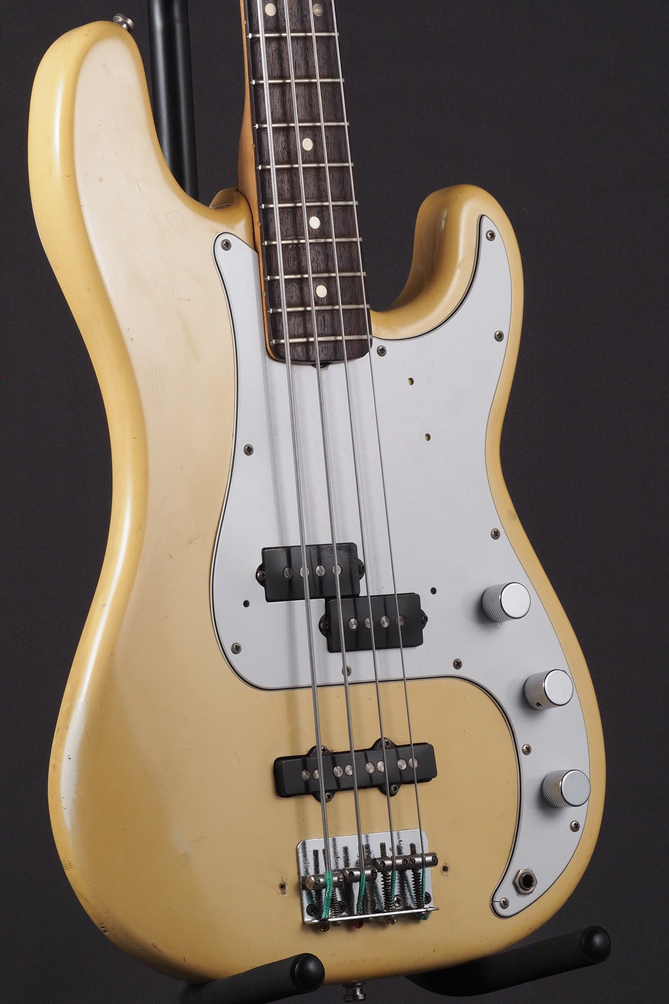 1972 Precision Bass - Cream