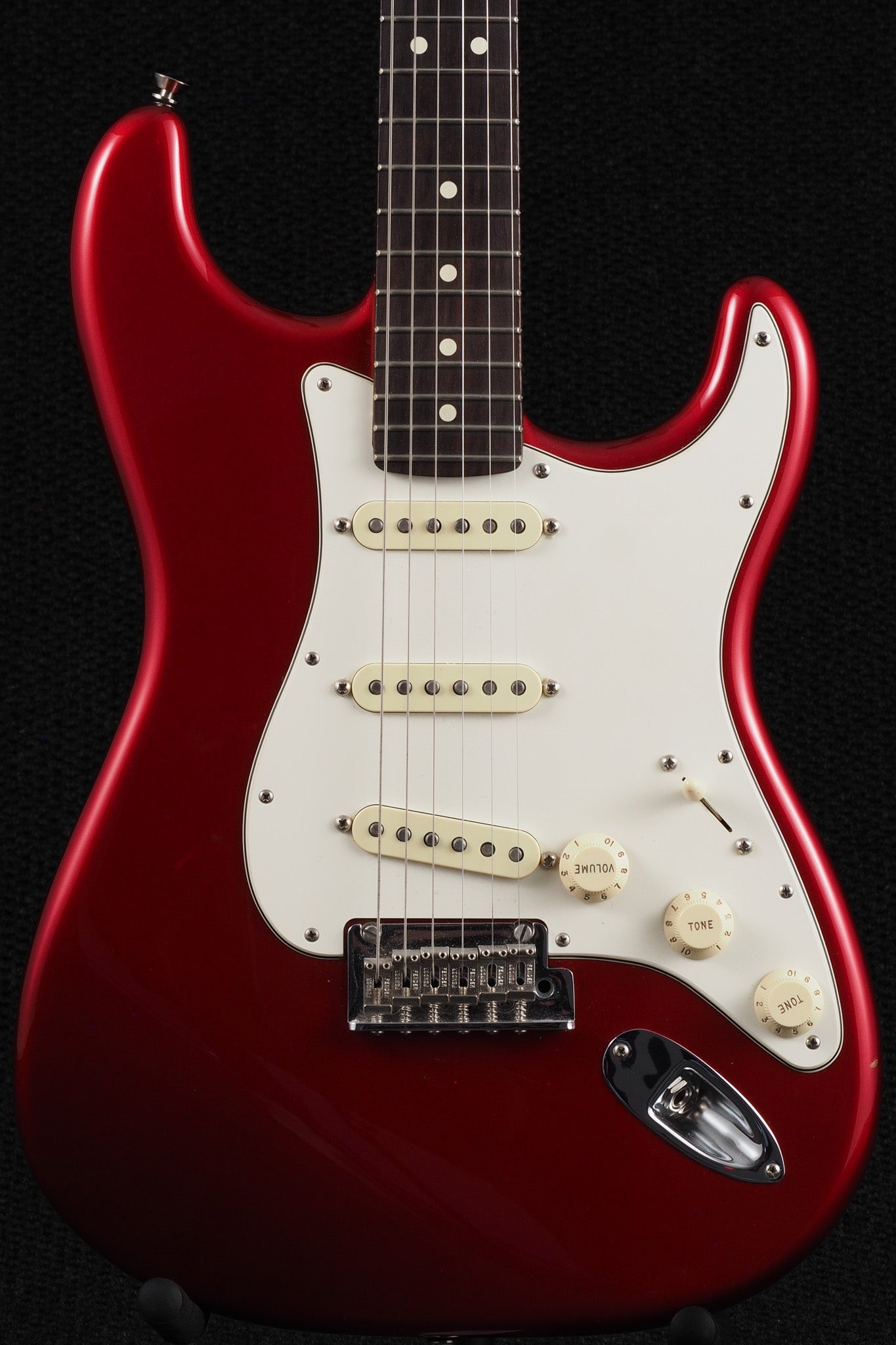 American Professional Stratocaster - Candy Apple Red