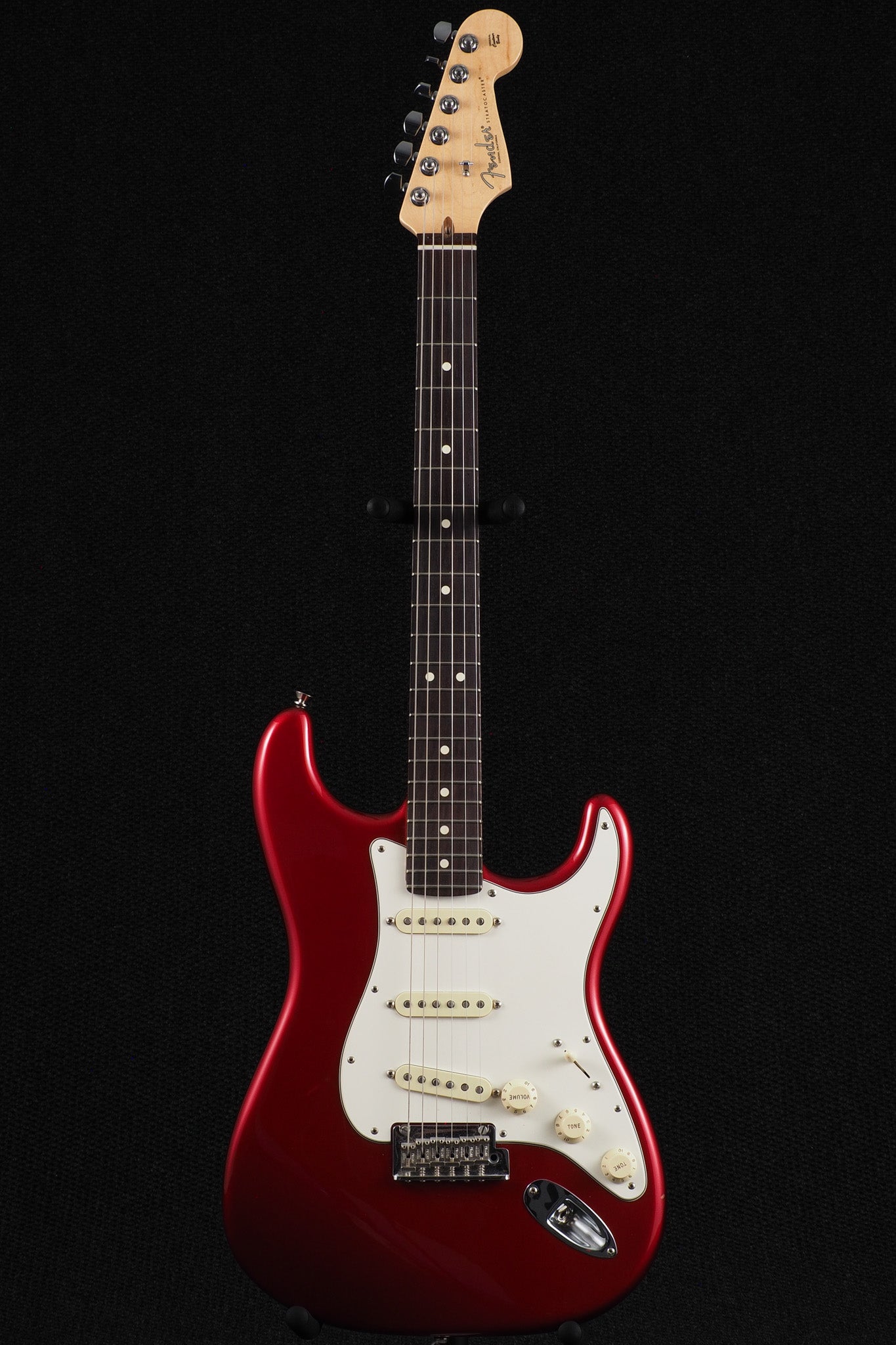 American Professional Stratocaster - Candy Apple Red