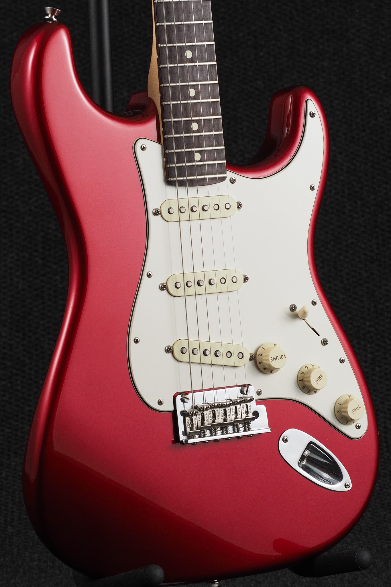 American Professional Stratocaster - Candy Apple Red